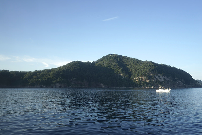 隠岐の島の船から見た風景写真