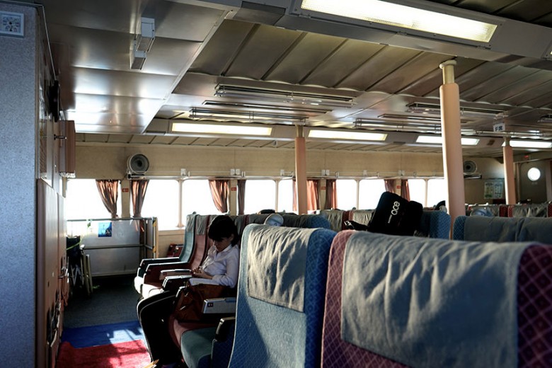 隠岐の島行きの船内写真