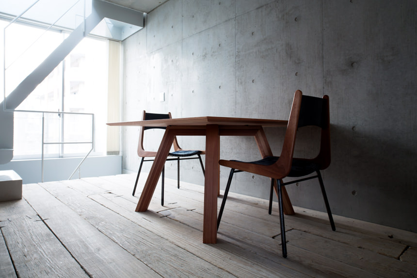 Design Office SUKIMONOのデスクと椅子
