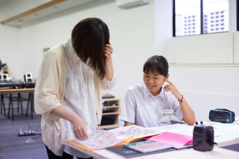インターンに来た中学生と森畑がケーススタディ