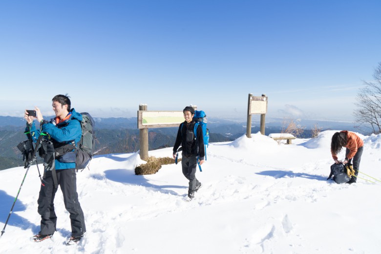 益田工房メンバー、棒ノ折山登山の様子