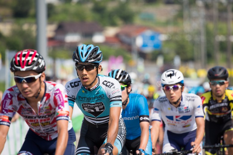 益田市で行われた「第87回 全日本自転車競技選手権大会ロードレース」の風景