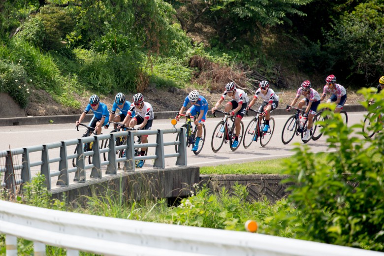 益田市で行われた「第87回 全日本自転車競技選手権大会ロードレース」の風景