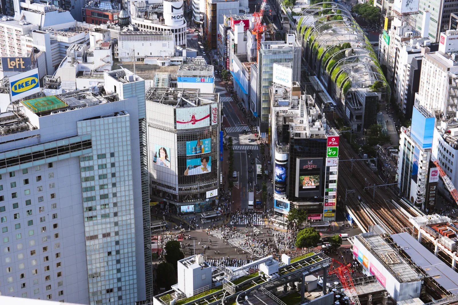スクランブル交差点、センター街入り口、宮下パーク